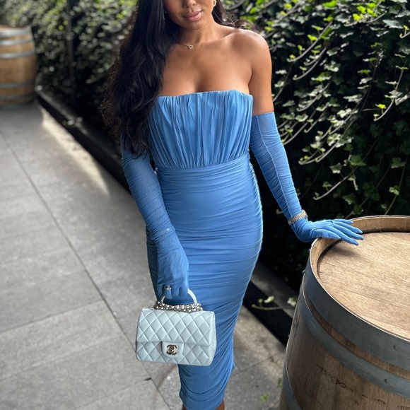 Elegant Blue Bodycon Dress with Hand Gloves- 4 - Picture 1 of 4